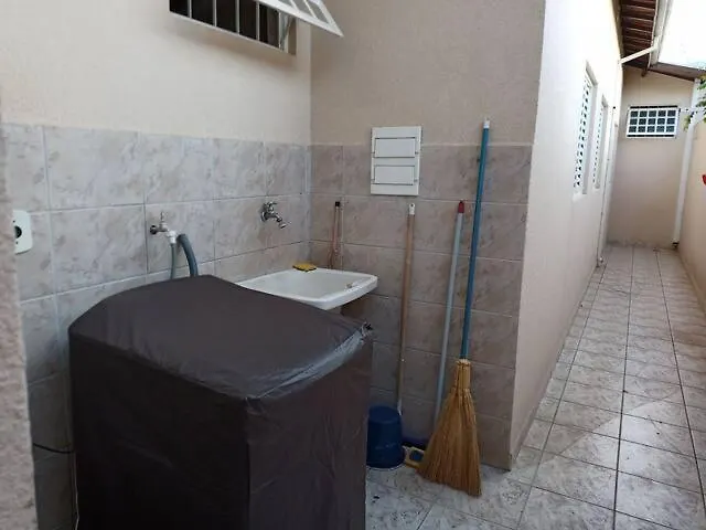 Quarto Econômico