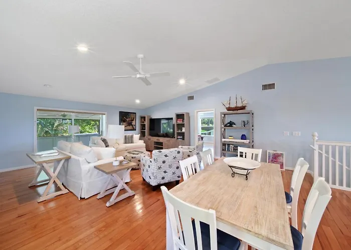 Jensen Beach Pool Home W/ Guest Suite