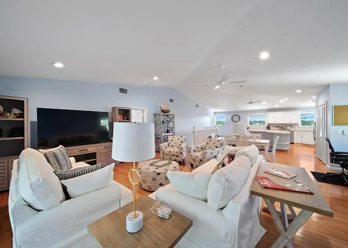 Jensen Beach Pool Home W/ Guest Suite