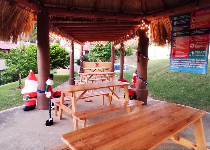 Casa Loma Flamingos Ixtapa