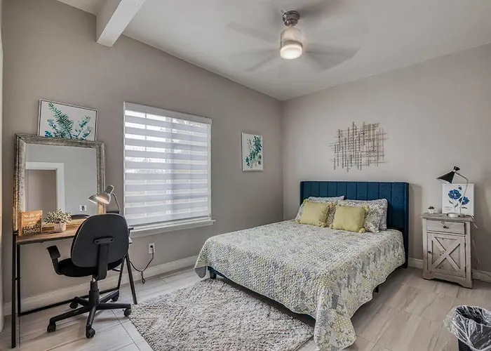 My Cozy Duplex B In The Heart Of West Side