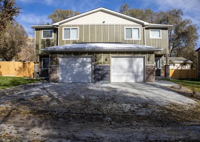 Delightful, New Townhome Downtown
