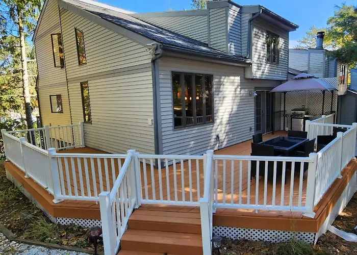 Charming Corner Newly Furnished Townhome