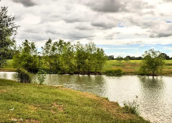 On Scenic 60-Acre Farm: Carmine Cottage W/ Porch