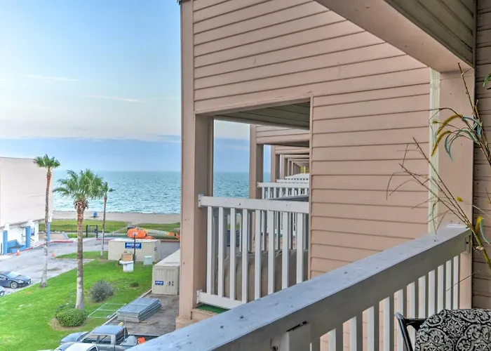Beachfront Corpus Christi Condo W/ Arcade Room!