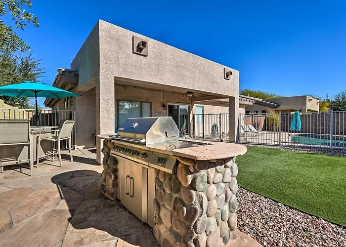 Putting Green + Game Room: Goodyear Oasis