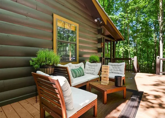 Peaceful Nature Getaway- With Hot Tub & Fire Pit