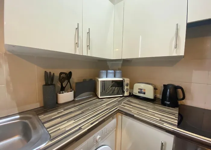 Cosy Studio Apartment - Recently Renovated!