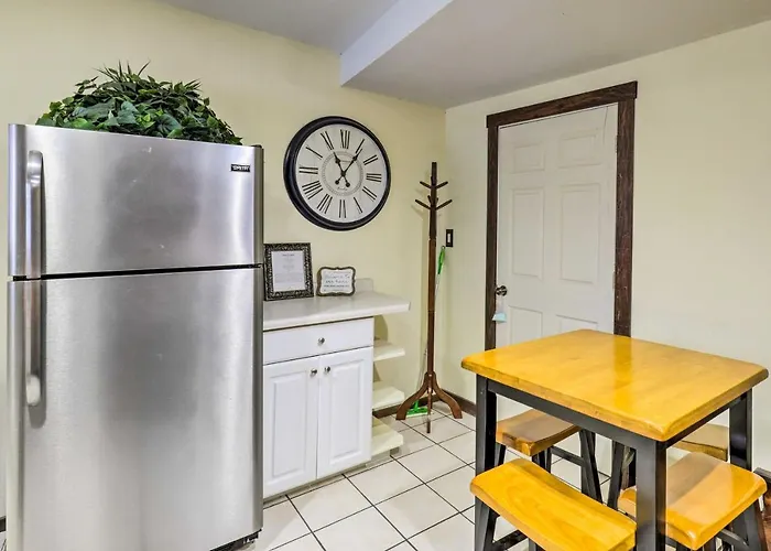 Cottonwood Heights Home W/ Deck!