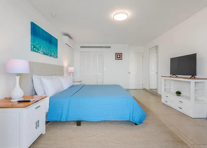 Maho Beach 1-Br Ocean Suite
