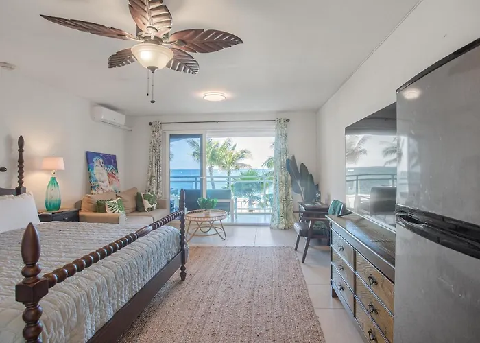Maho Beach House - Luxe Studio - Ocean View