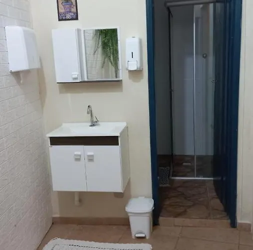 Quarto Individual em Hospedaria no Centro