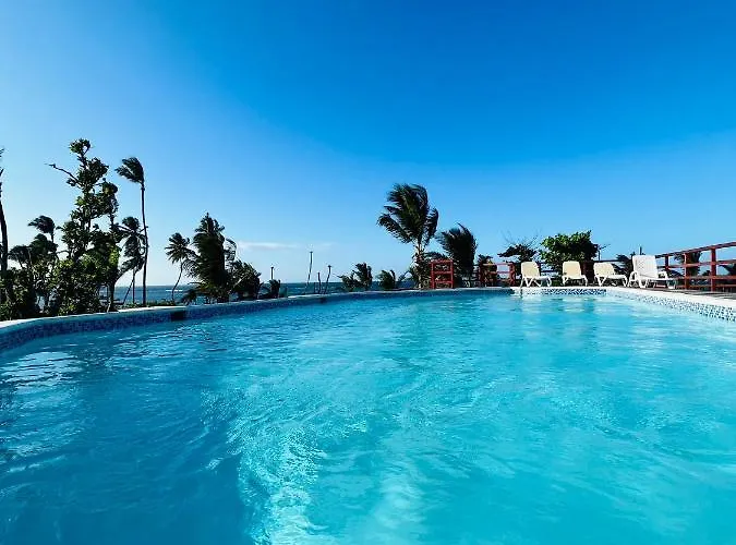 Lovely Beachfront 2 Bedrooms Condo With 2 Pools
