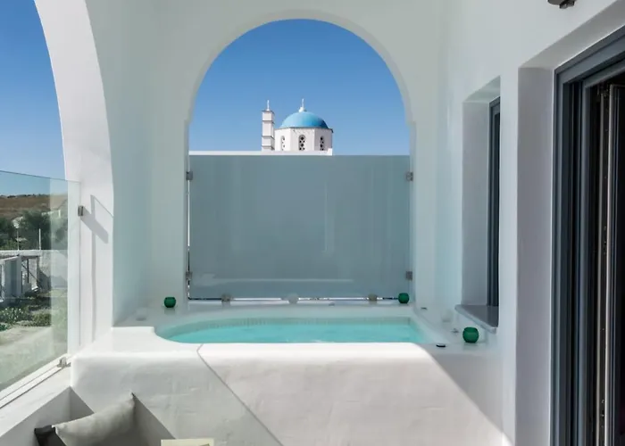 Aspronisi Luxury Villa With Caldera View