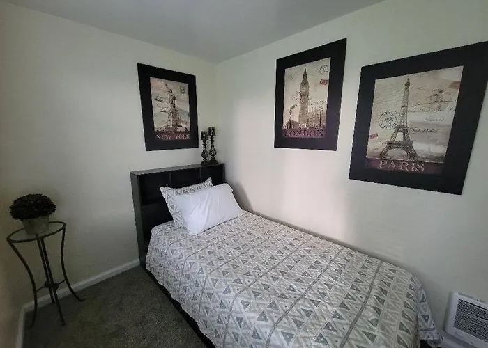 Mi Casa, Tu Casa