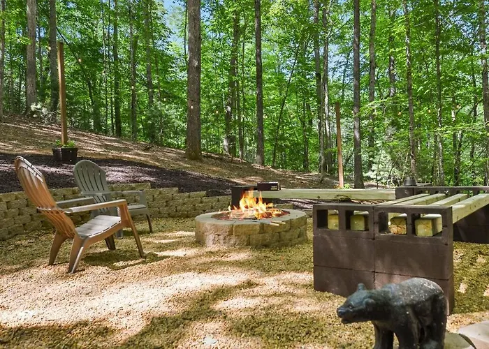 Peaceful Nature Getaway- With Hot Tub & Fire Pit
