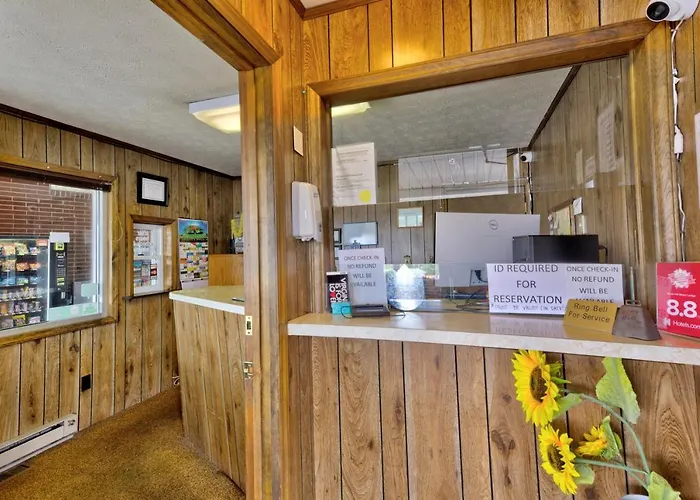 Knob Hill Motor Lodge