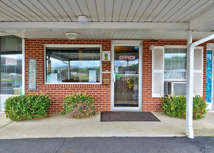 Knob Hill Motor Lodge