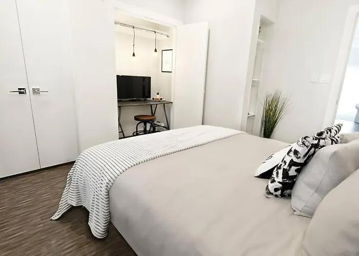 The Kozy Urban Dallas Flat