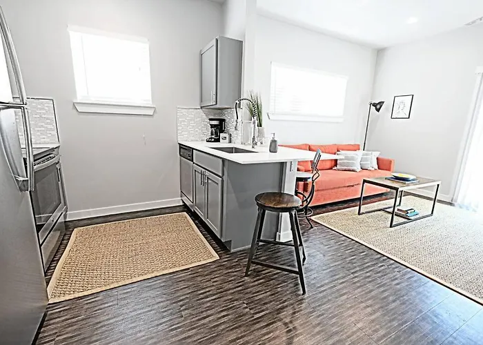 The Kozy Urban Dallas Flat