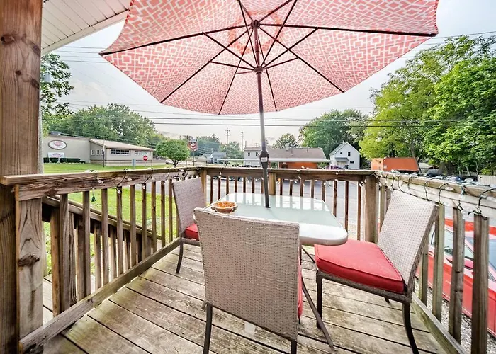 Cottage In The Falls, 3 B, 2 Bath, Fireplace
