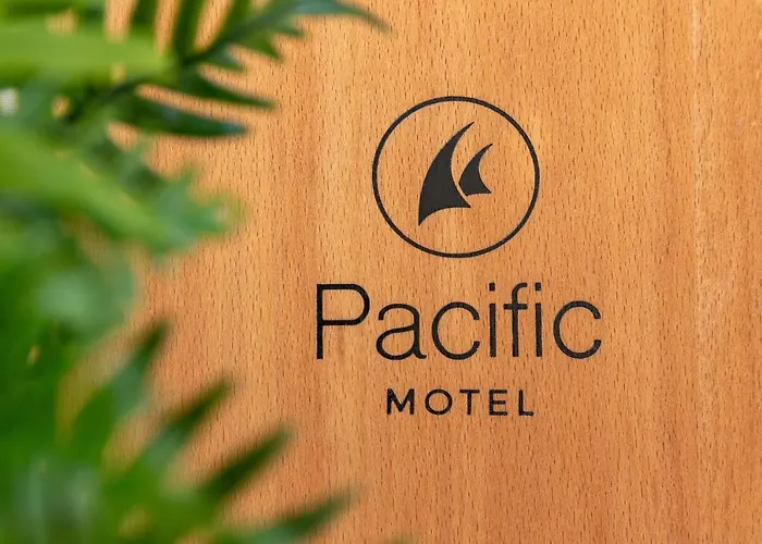 Pacific Motel 01