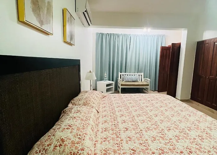 Lovely Beachfront 2 Bedrooms Condo With 2 Pools