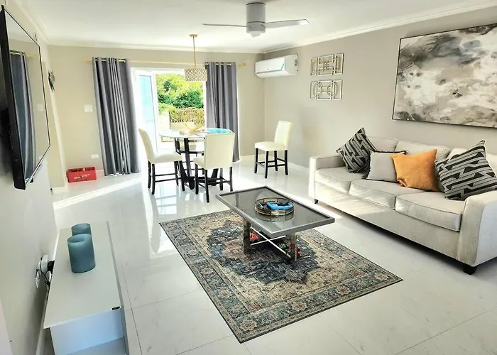 Modern Luxury 2-Bedroom 2.5-Bathroom Townhouse