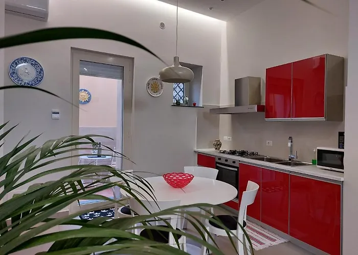 Pied-A-Terre81