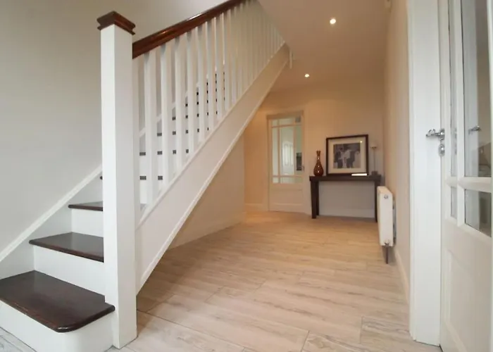 Modern 5 Bedroom House In Spanish Point Clare
