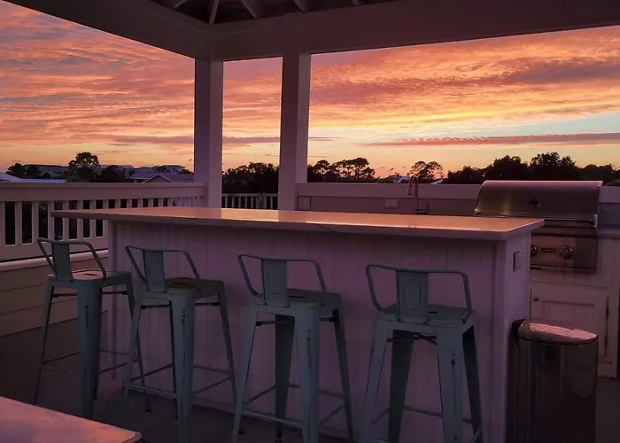 Golf Cart, 3 King Beds, Covered Rooftop Area, Half Mile To Beach!