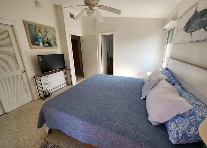 The Butterfly Cottage - Certified Butterfly Sanctuary - Ocean View Hot Tub - Authentic Keys Charm