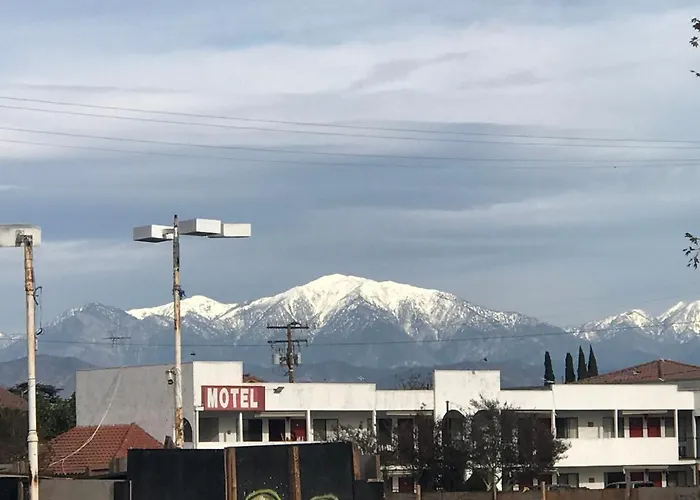 Eunice Plaza Motel