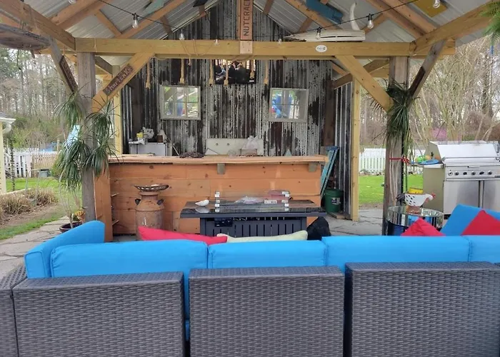 Beach Haven Dog Friendly Farmette Great For 2 Couples
