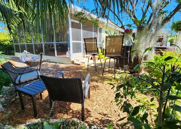 The Butterfly Cottage - Certified Butterfly Sanctuary - Ocean View Hot Tub - Authentic Keys Charm