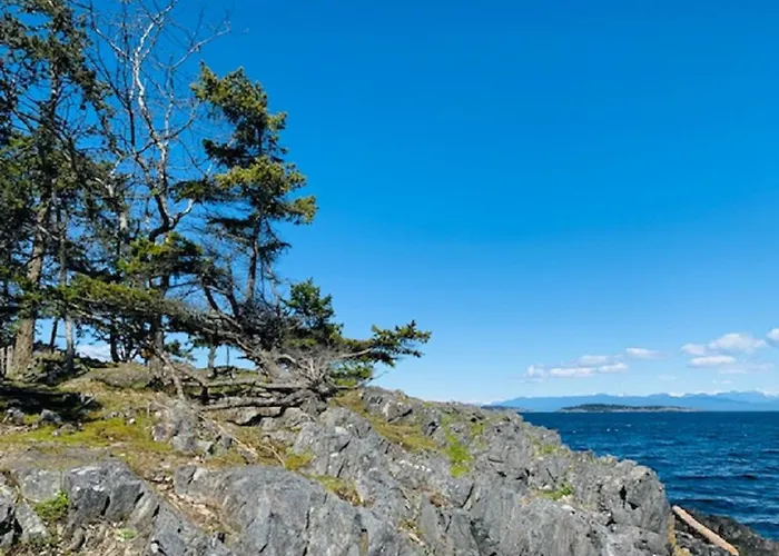 A Cozy Family Get Away Suite In South Nanaimo