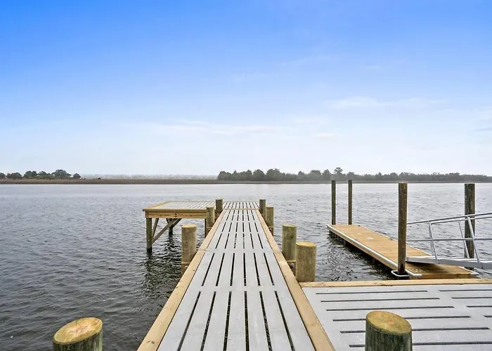 Dolphin Cove - Whole Waterfront House With Dock