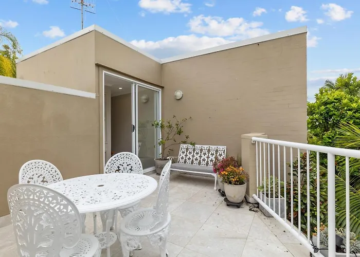 Little Cove Gem - Walking Distance To The Most Famous Noosa Beach!