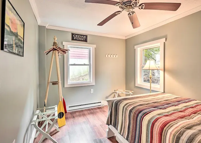 Waterfront Cottage On Sawmill Bay W/ Deck!