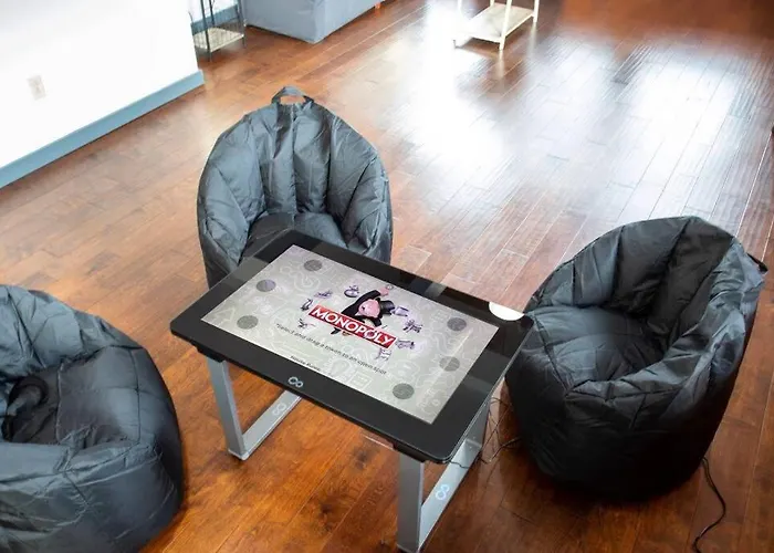 Centric Modern Loft W/ King Beds & Smart Gametable