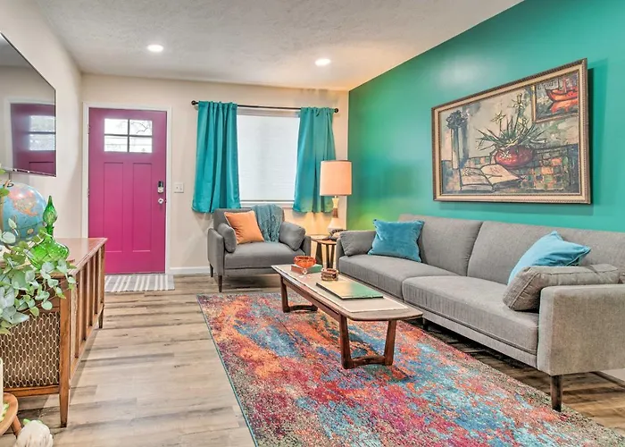 Stylish Vacation Rental - Walk To Isu!