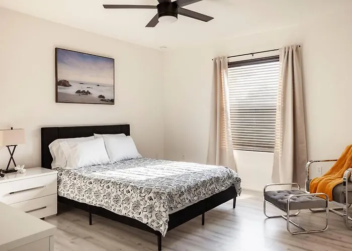 Modern 4 Bdr Home Near Tradition Town Center