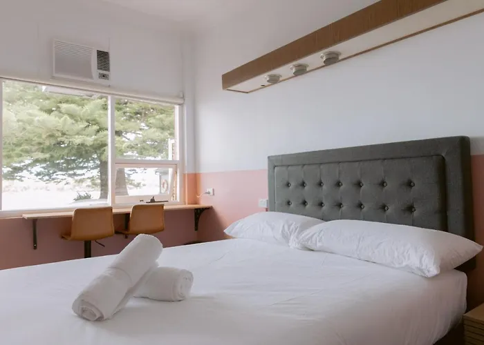 Black Swan Waterfront Motel (Adults Only)