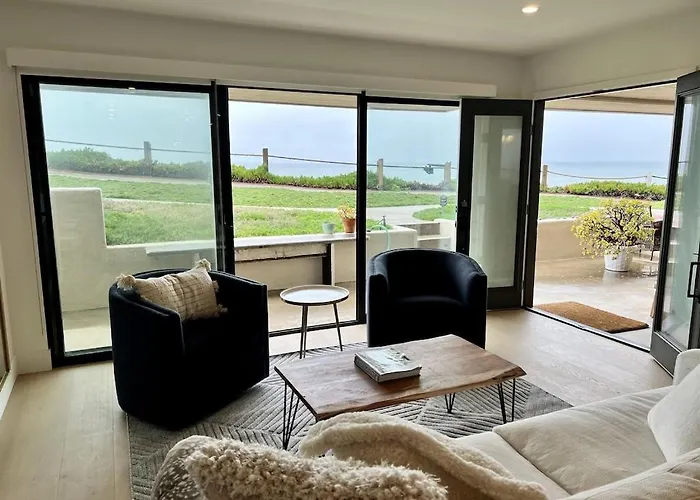 Oceanfront Fully Remodeled 2Br 2Ba, Pool, Hot Tub, Gated Parking