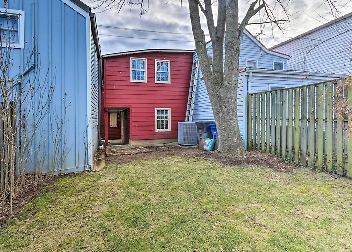 Townhome In Leesburg Historic District!