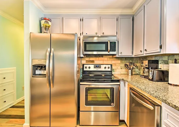 Near Beach & Golfing: Port Aransas Condo W/ Deck
