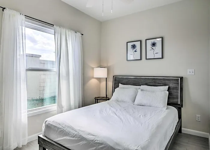 5 Mi To Beach: Pet-Friendly Port Isabel Home!