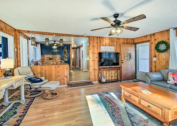Near Fool Hollow Lake & Trails: Family Cabin