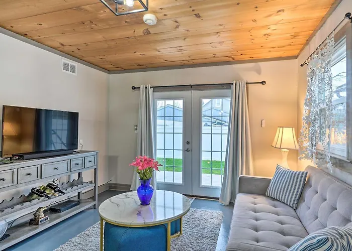 Bemus Point Vintage Suite W/ Soaking Tub & Kitchen