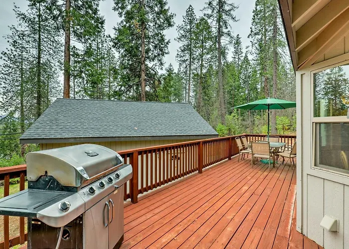 4 Mi To Pine Lake: Hathaway Pines Cabin W/ Deck